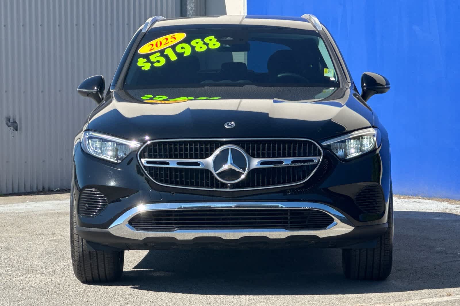 Used 2025 Mercedes-Benz GLC 350e 4MATIC image 9