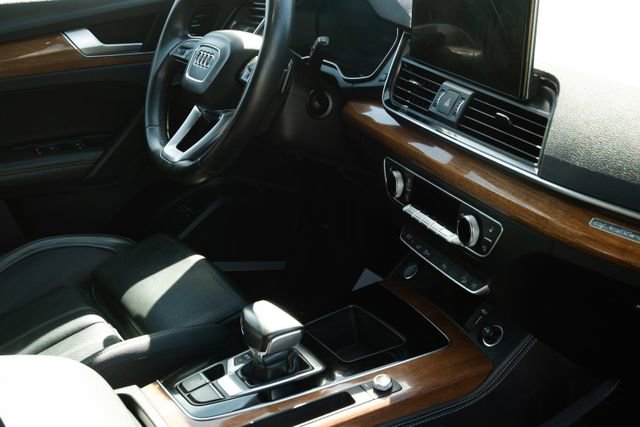 Used 2021 Audi Q5 e Premium Plus w/ Premium Plus Package image 31