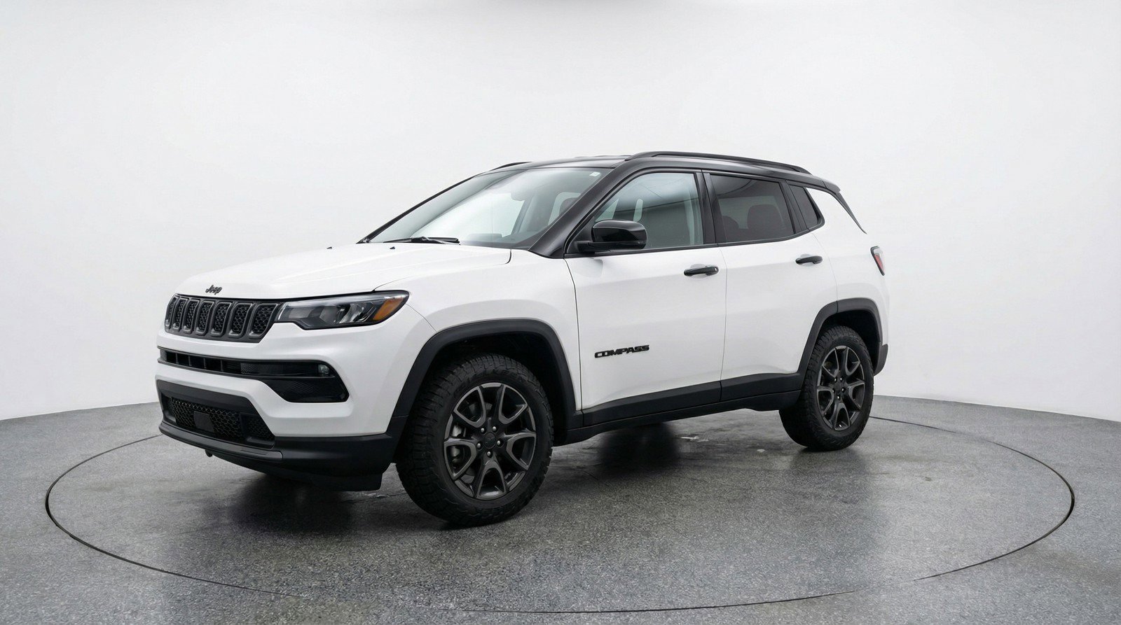 Used 2025 Jeep Compass Trailhawk image 3