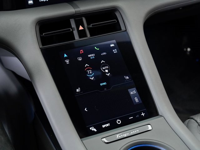 Used 2023 Porsche Taycan image 18