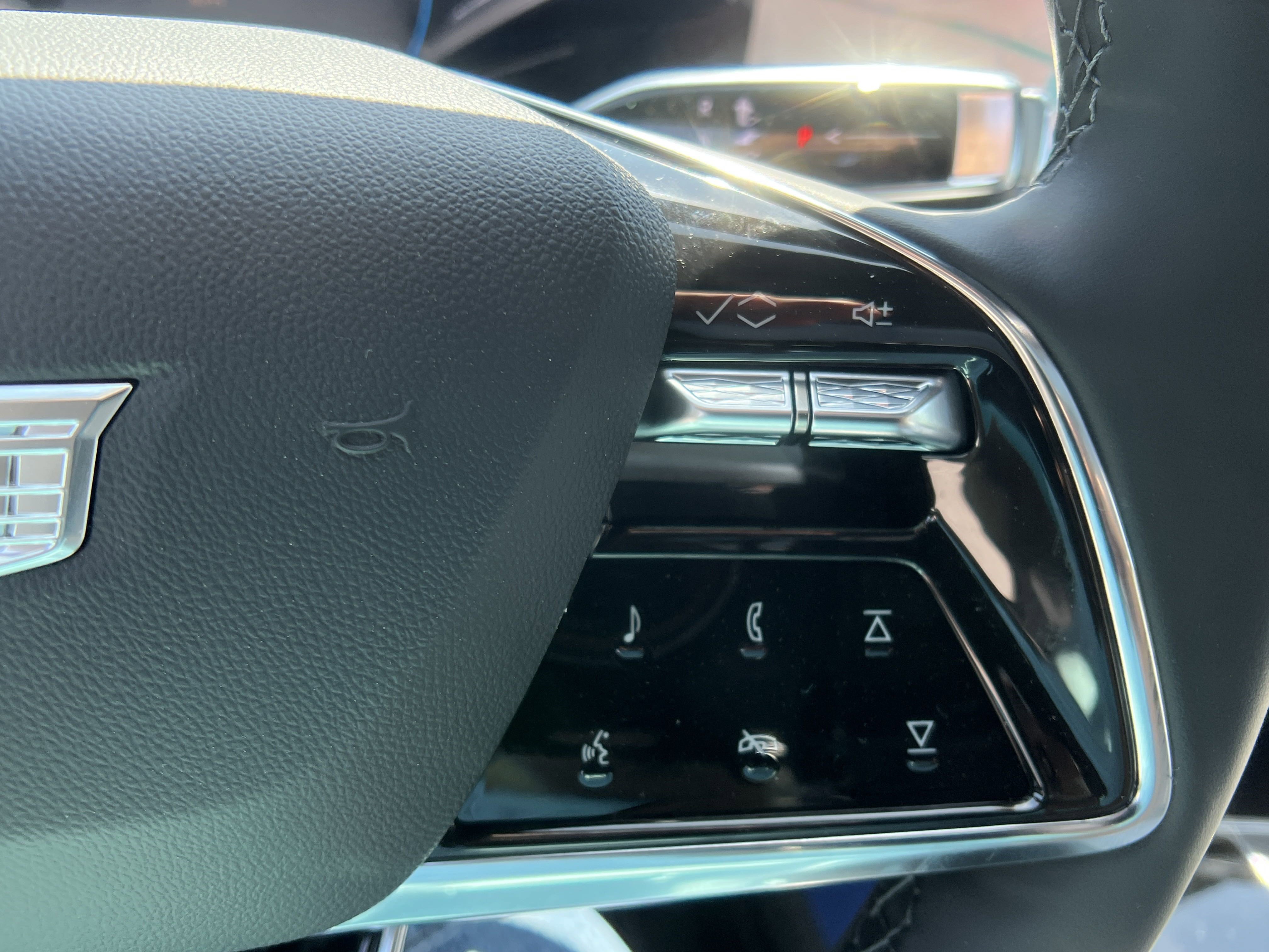 New 2025 Cadillac Lyriq Luxury image 33