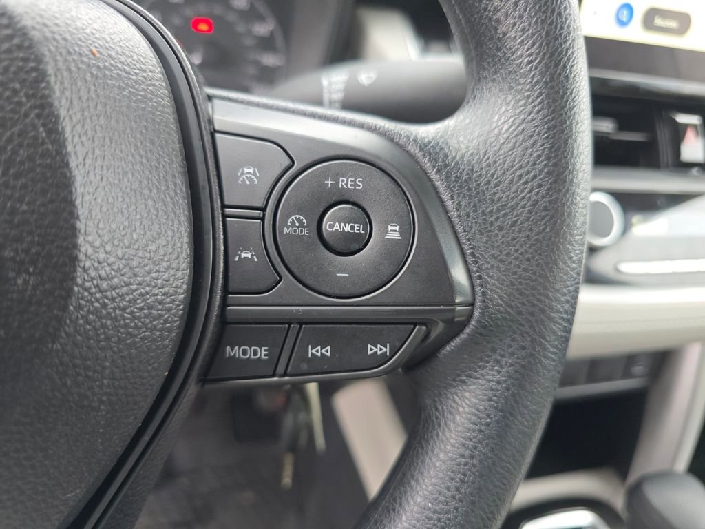 Used 2024 Toyota Corolla Cross L AWD/4WD image 23