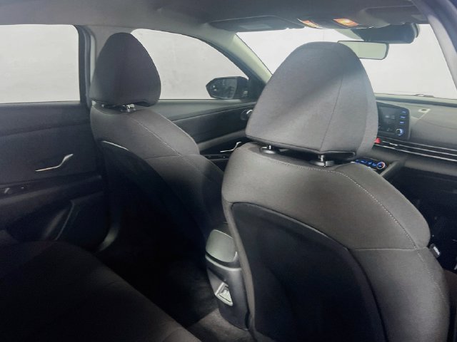 Used 2025 Hyundai Elantra Hybrid FWD image 8