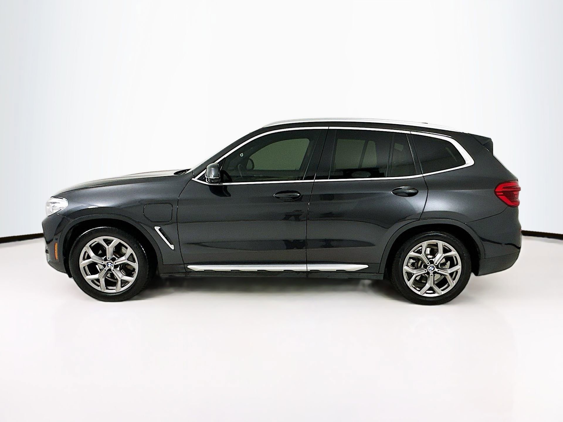 Used 2021 BMW X3 xDrive30e w/ Premium Package image 5