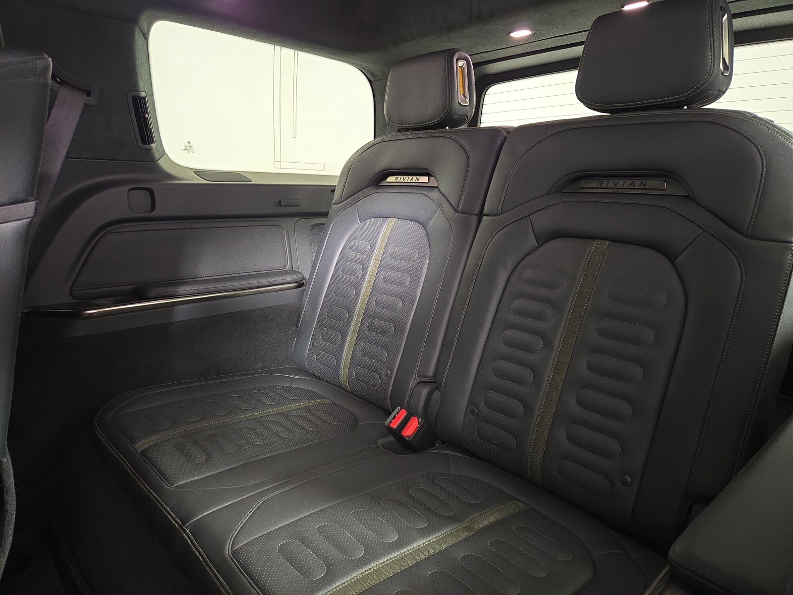 Used 2022 Rivian R1S Launch Edition image 22