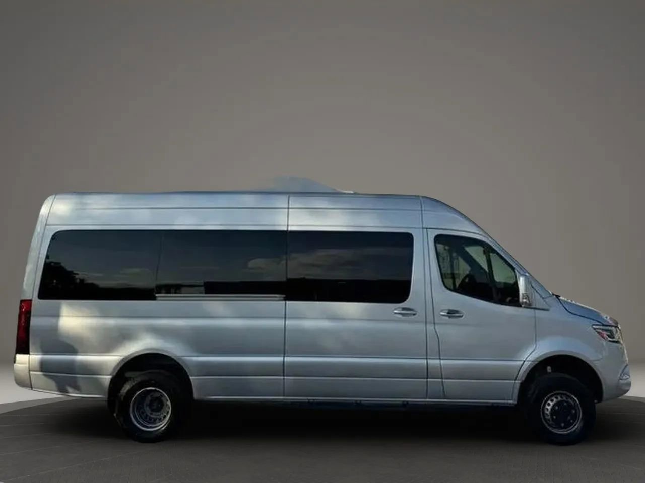 Used 2023 Mercedes-Benz Sprinter 3500 image 2