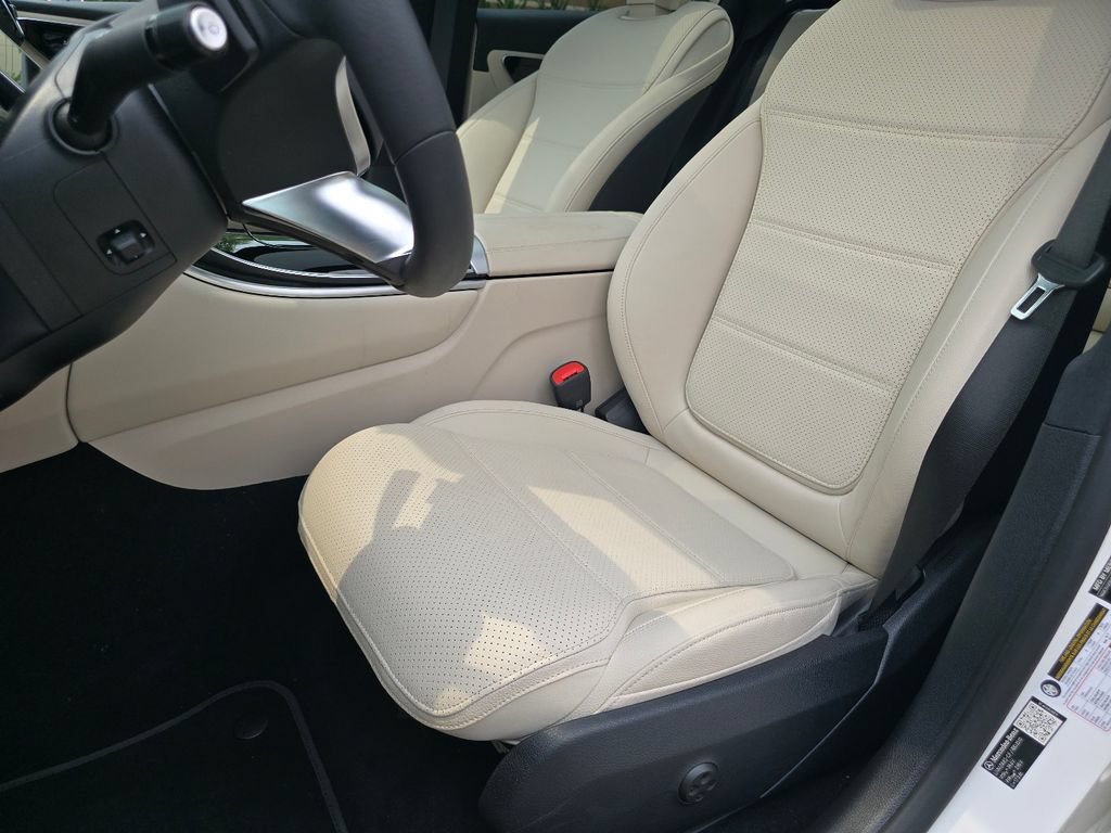 Used 2026 Mercedes-Benz GLC 300 4MATIC image 26