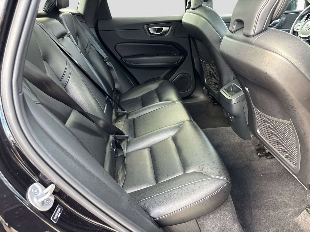 Used 2024 Volvo XC60 B5 Core w/ Protection Package Premier image 16