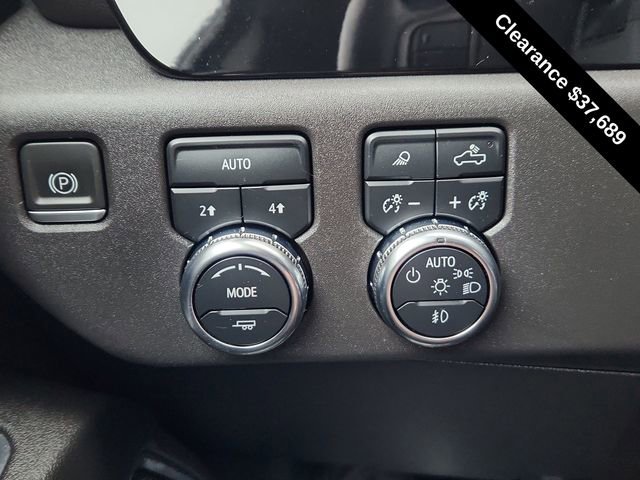 Used 2024 GMC Sierra 1500 SLT AWD/4WD image 36
