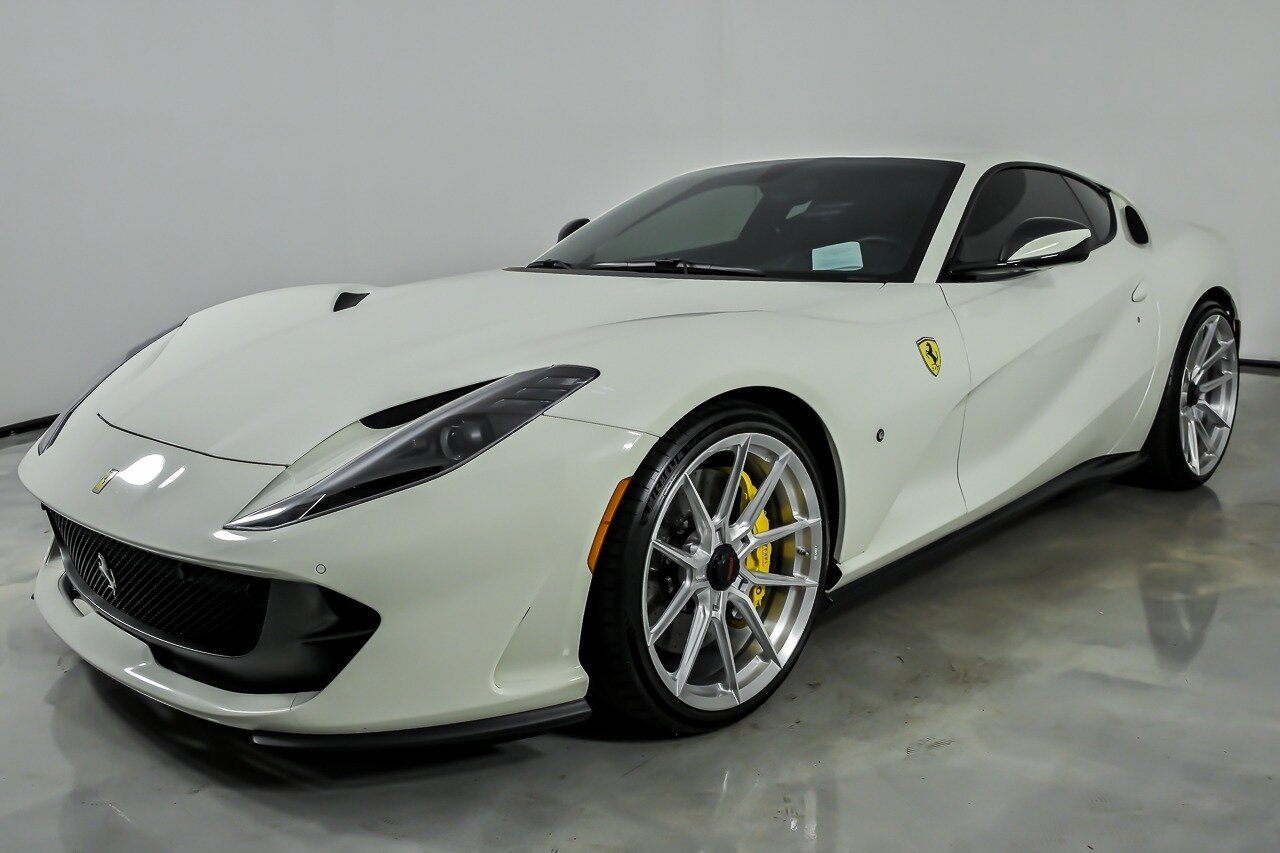 Used 2018 Ferrari 812 Superfast RWD image 6