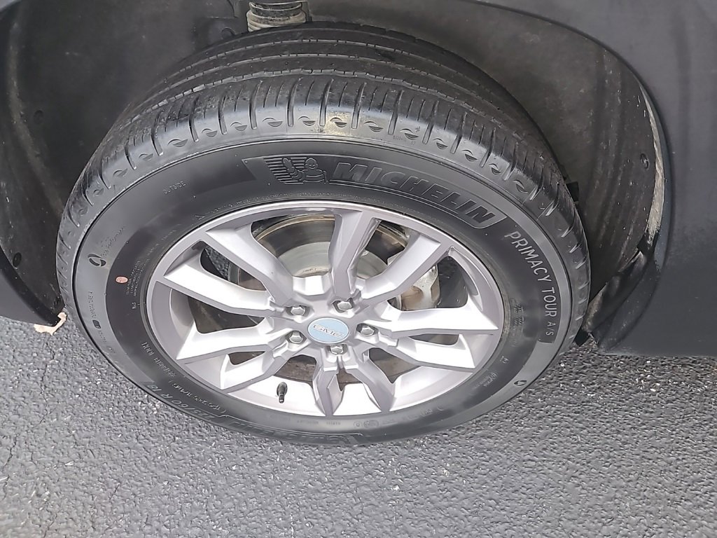 Used 2024 GMC Terrain SLT image 11