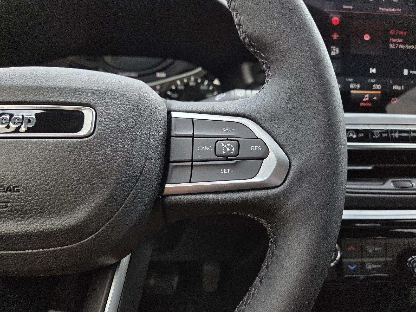 New 2026 Jeep Compass Latitude AWD/4WD image 40