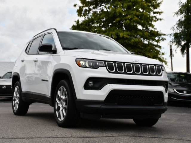 Used 2022 Jeep Compass Latitude image 31