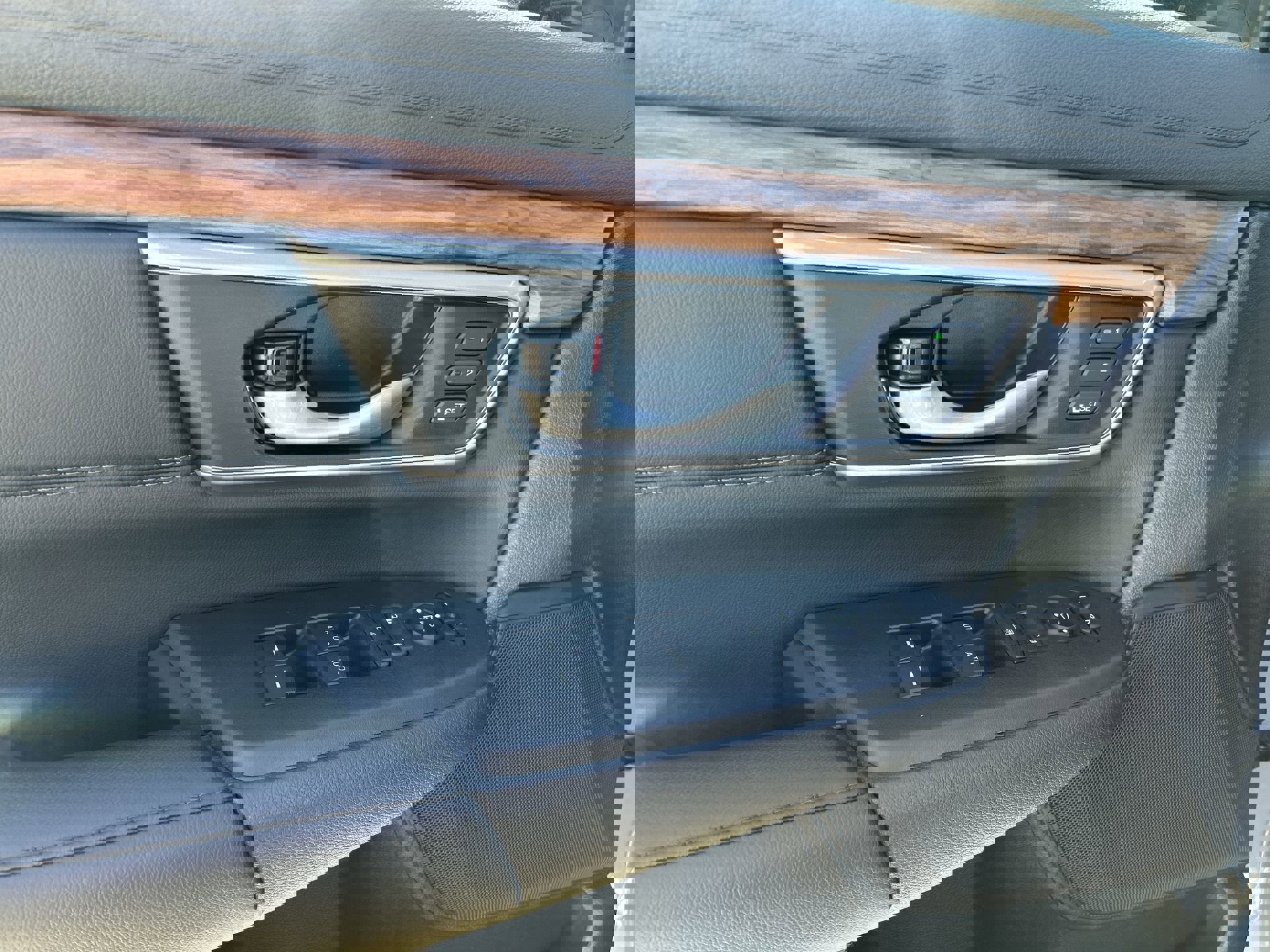 Certified 2020 Honda CR-V Touring image 15