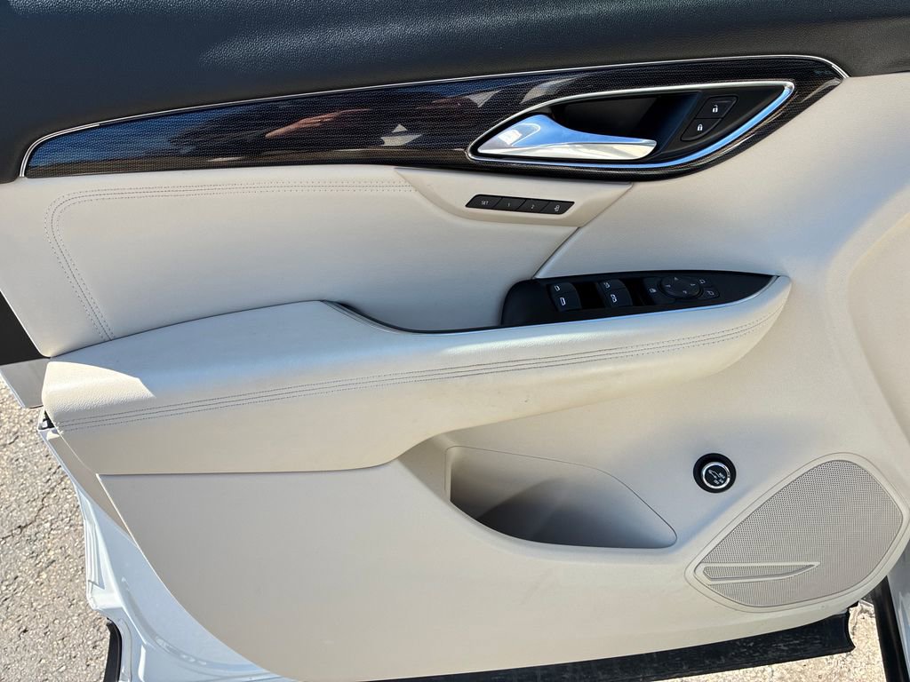 Used 2023 Buick Envision Essence image 12