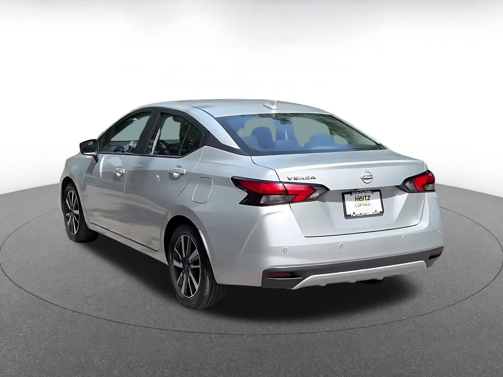 Used 2025 Nissan Versa SV FWD image 10