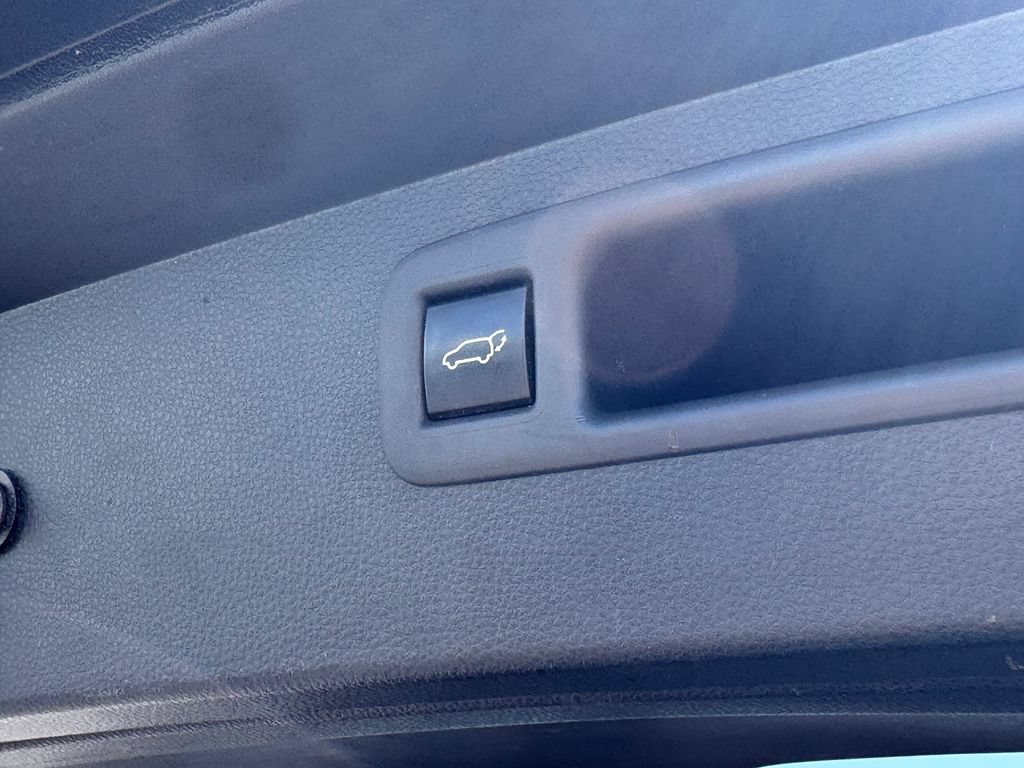 Used 2021 Toyota Highlander XLE FWD image 20