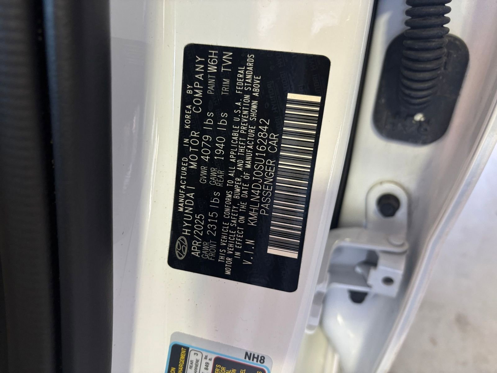 Used 2025 Hyundai Elantra Limited image 33