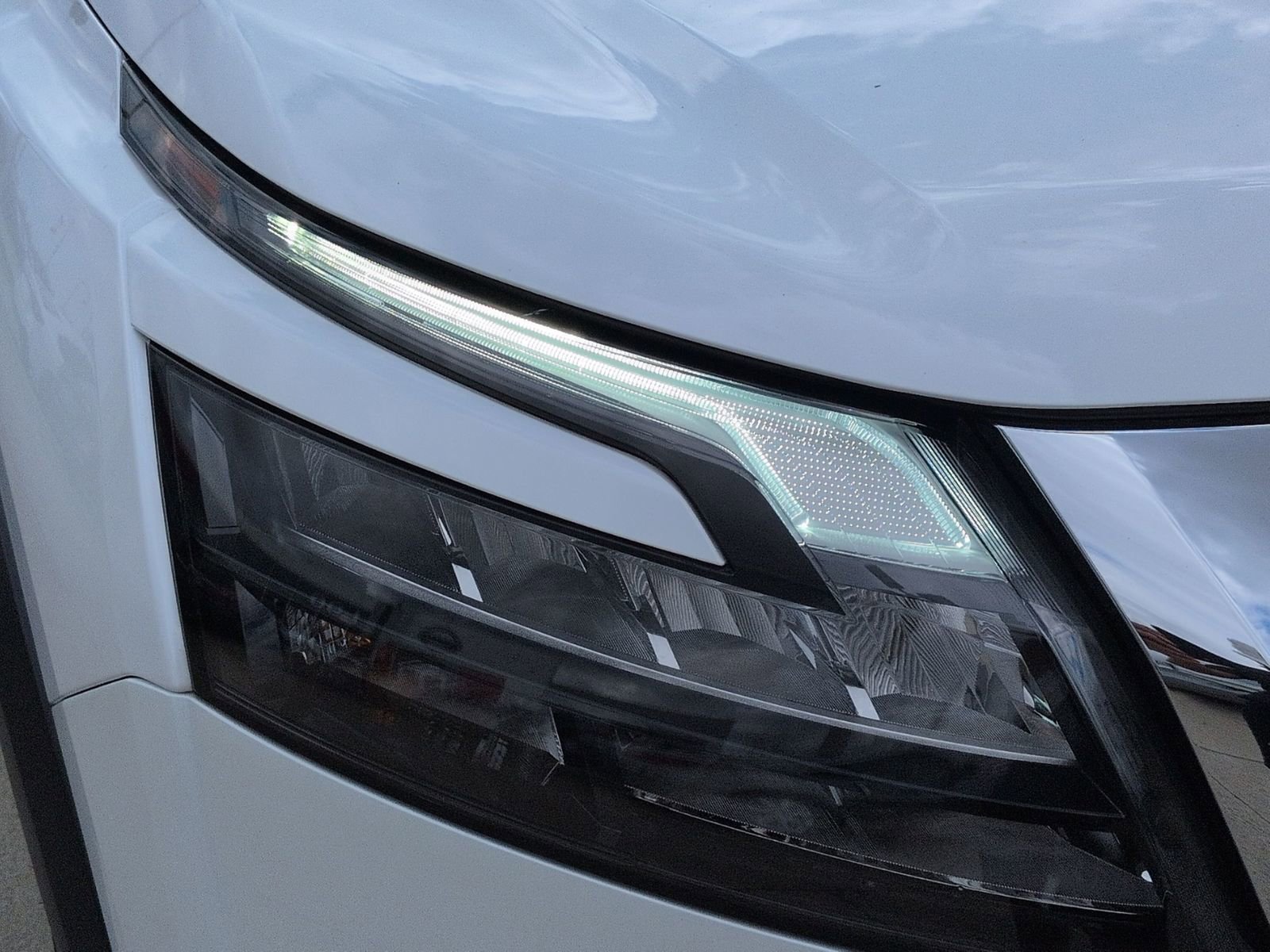 Certified 2025 Nissan Pathfinder SL w/ SL Premium Package image 38