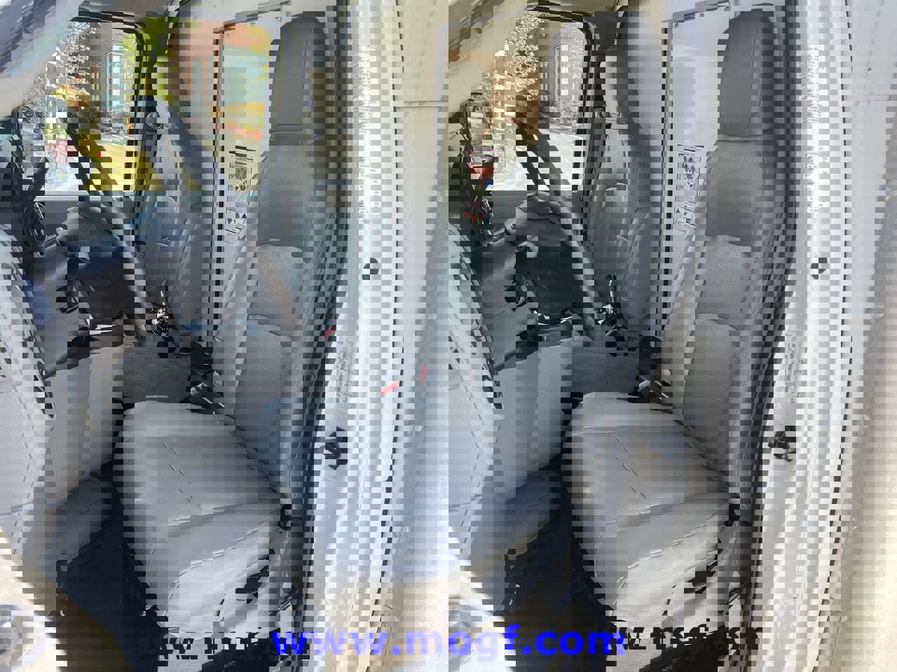 Used 2019 Ford E-450 and Econoline 450 Super Duty w/ Power Windows & Locks Group image 15