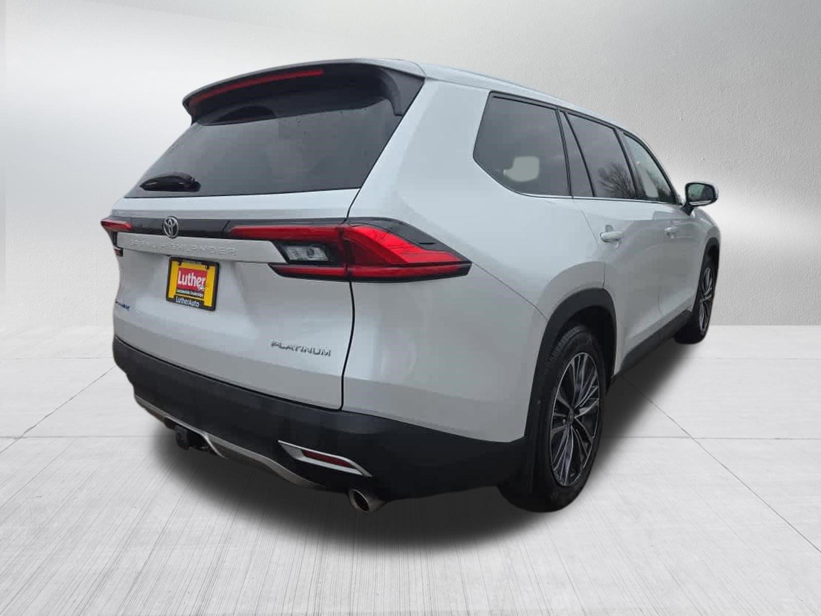 Used 2024 Toyota Grand Highlander AWD Hybrid image 3