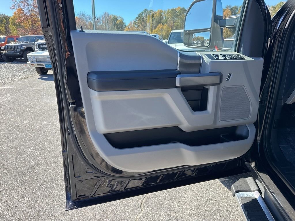 Used 2022 Ford F250 XLT w/ XLT Premium Package image 25