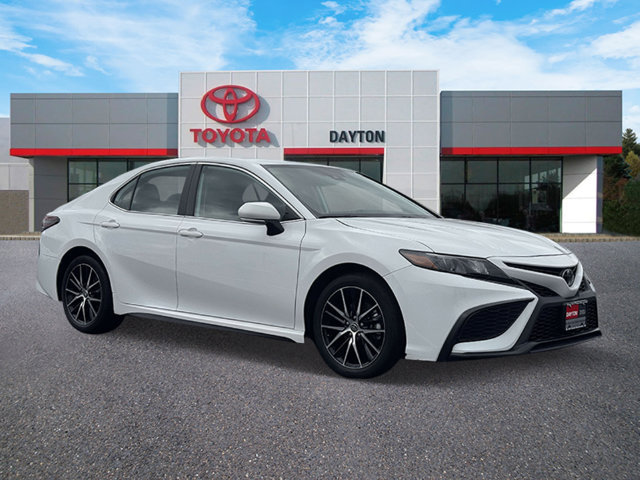 Used 2024 Toyota Camry SE w/ Cold Weather Package FWD image 13