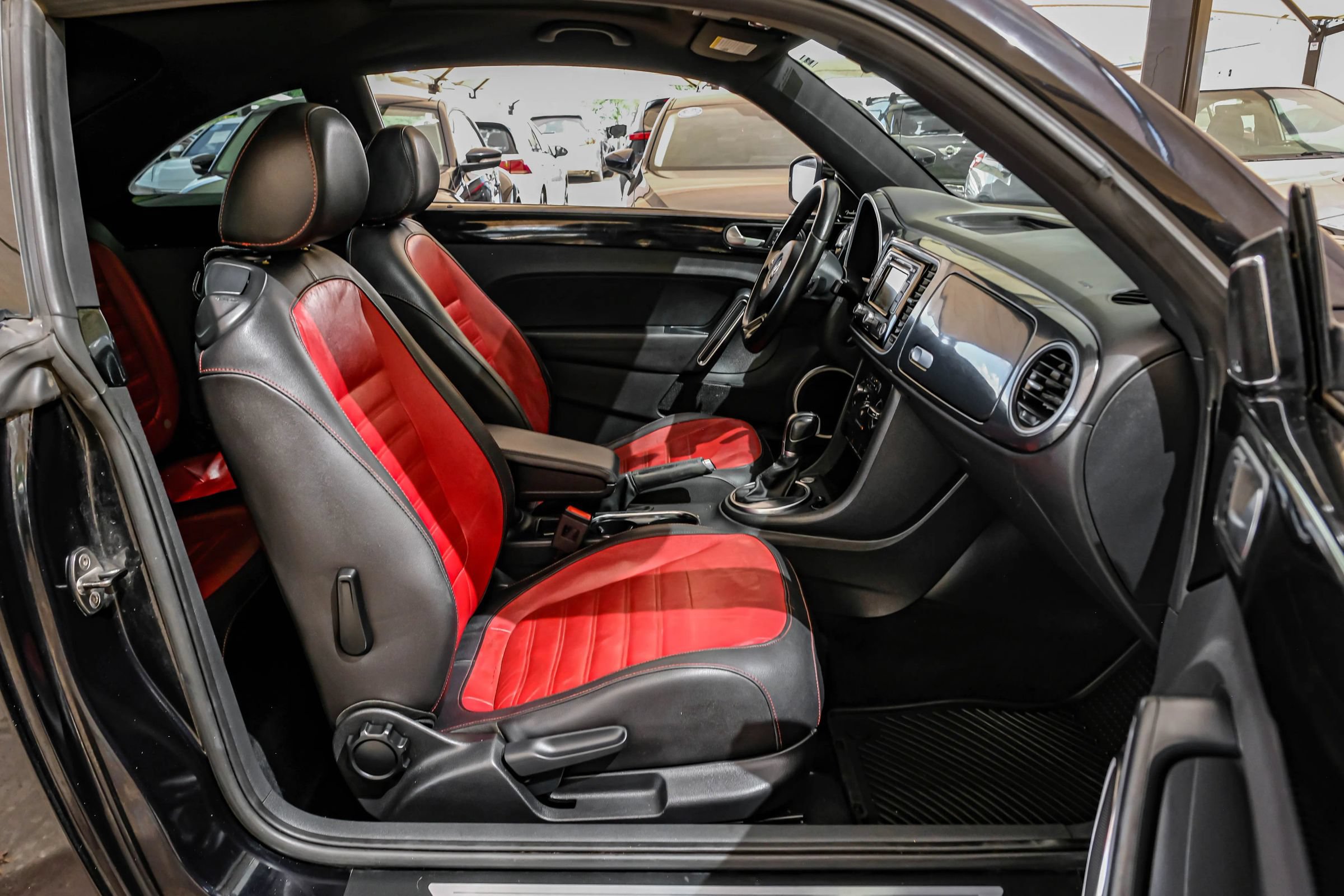 Used 2012 Volkswagen Beetle 2.0T FWD image 35