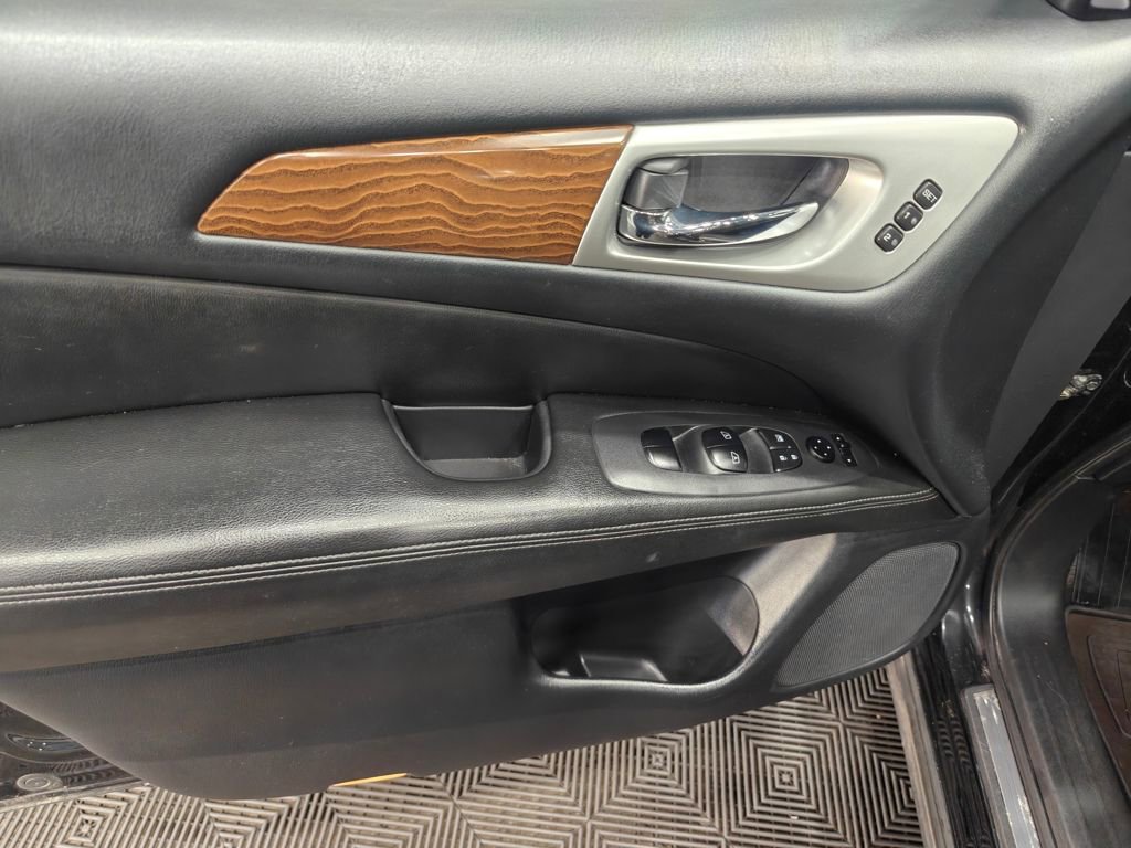 Used 2019 Nissan Pathfinder Platinum AWD/4WD image 55