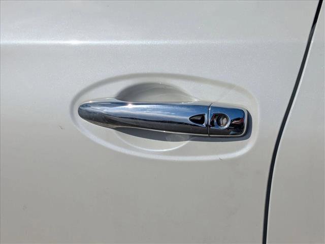 Used 2017 Nissan Rogue SL image 12