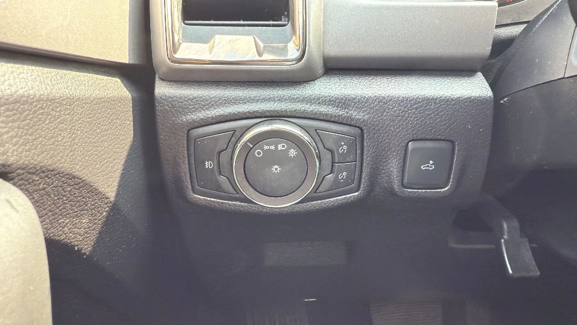 Used 2019 Ford Ranger XLT w/ Equipment Group 301A Mid image 15