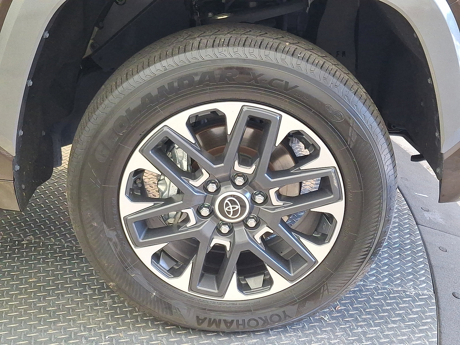 Used 2024 Toyota Tundra Limited AWD/4WD image 22
