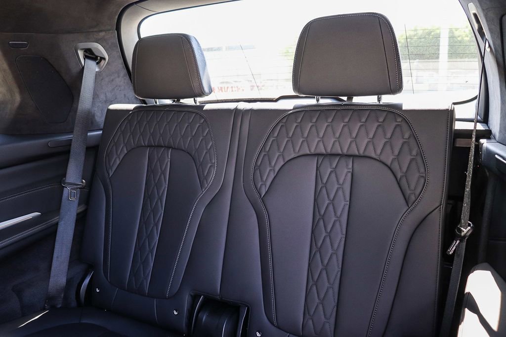 Used 2024 BMW X7 xDrive40i w/ M Sport Package image 19