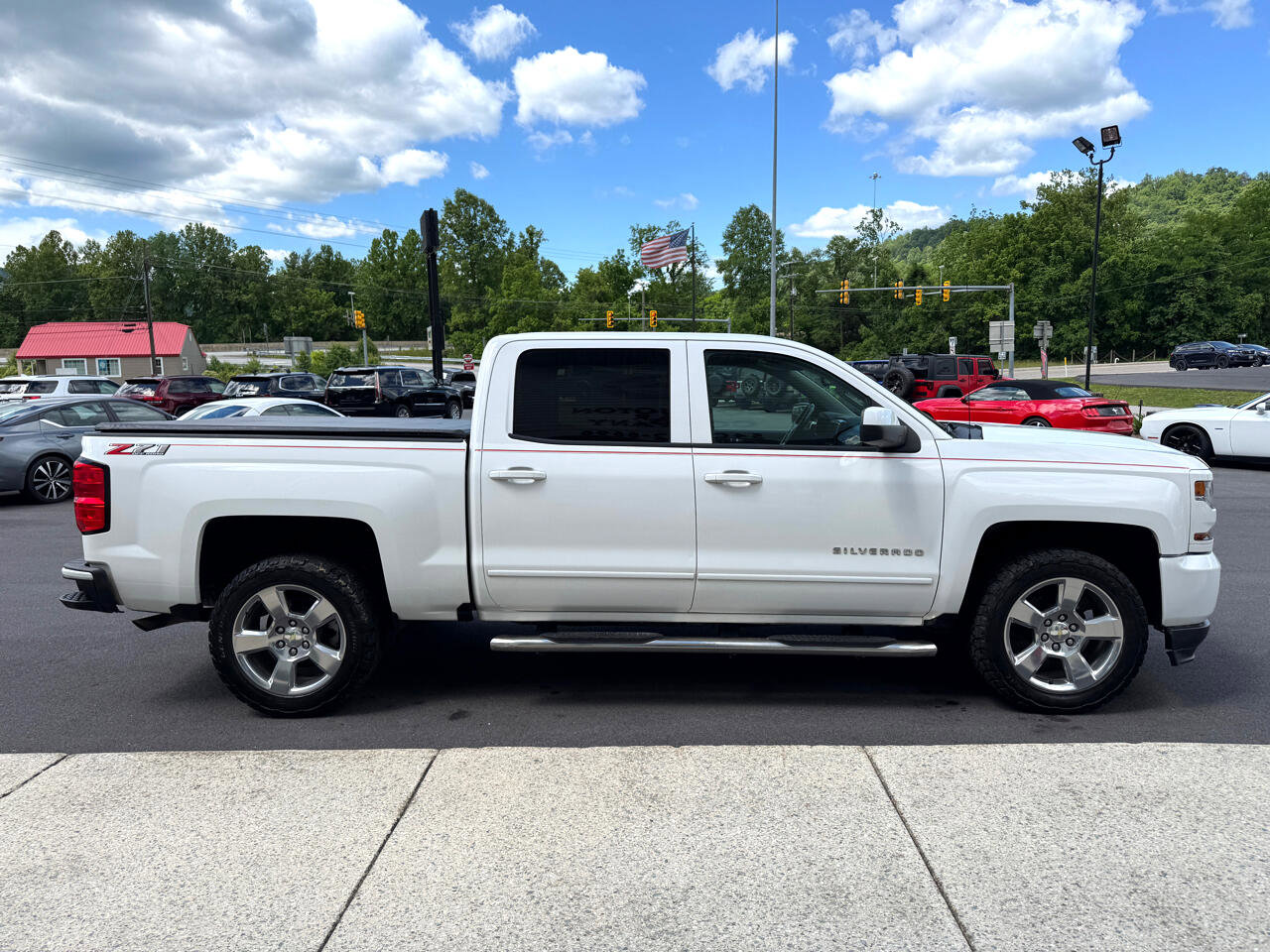 Used 2018 Chevrolet Silverado 1500 LT w/ All Star Edition image 7