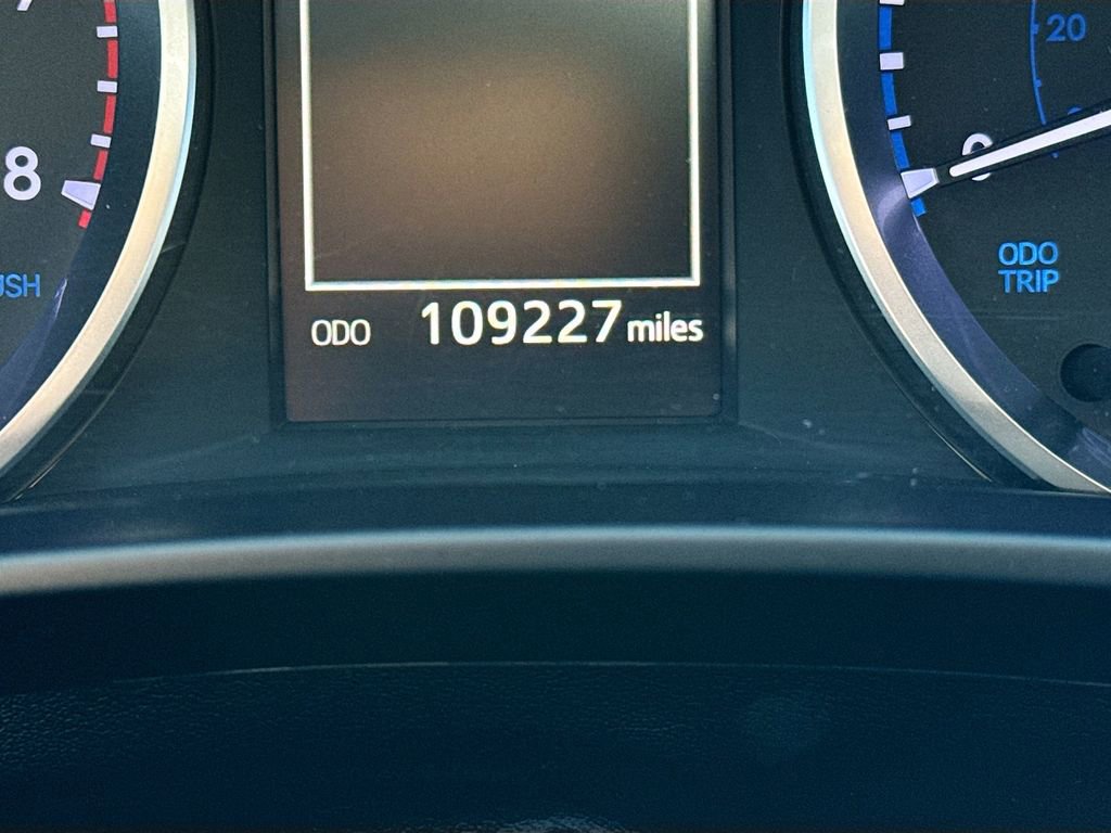 Used 2019 Toyota Highlander LE image 12