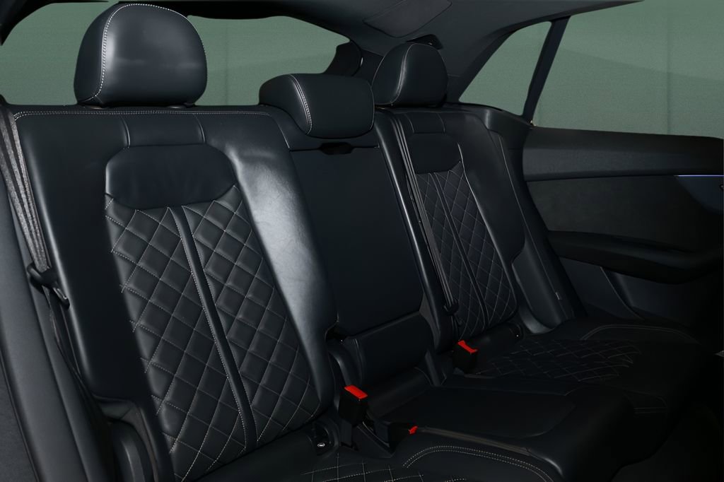 Used 2021 Audi SQ8 Premium Plus w/ SQ8 Black Optic Package image 15