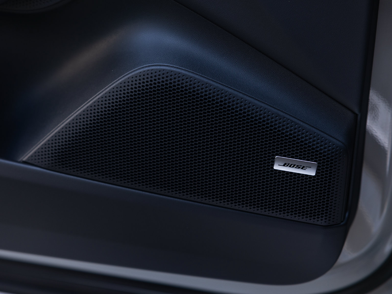 New 2026 Porsche Macan Electric RWD image 46