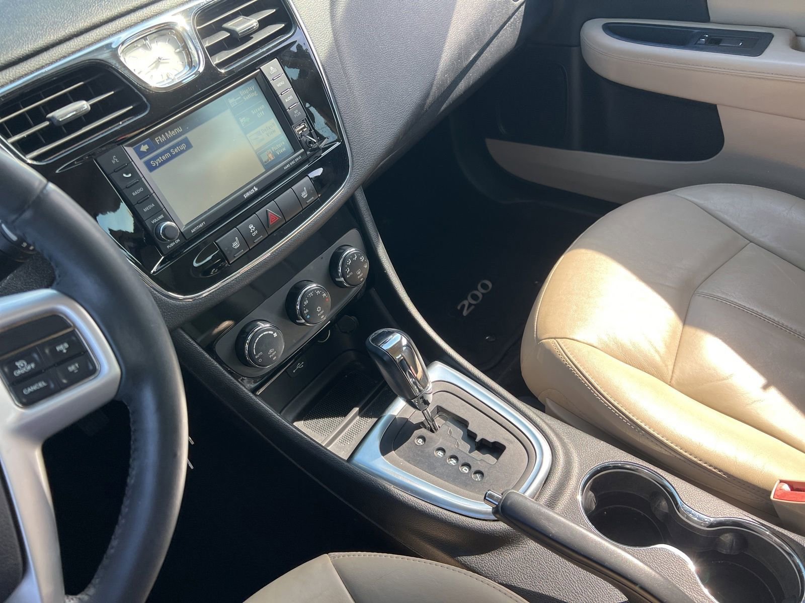 Used 2012 Chrysler 200 Limited image 16