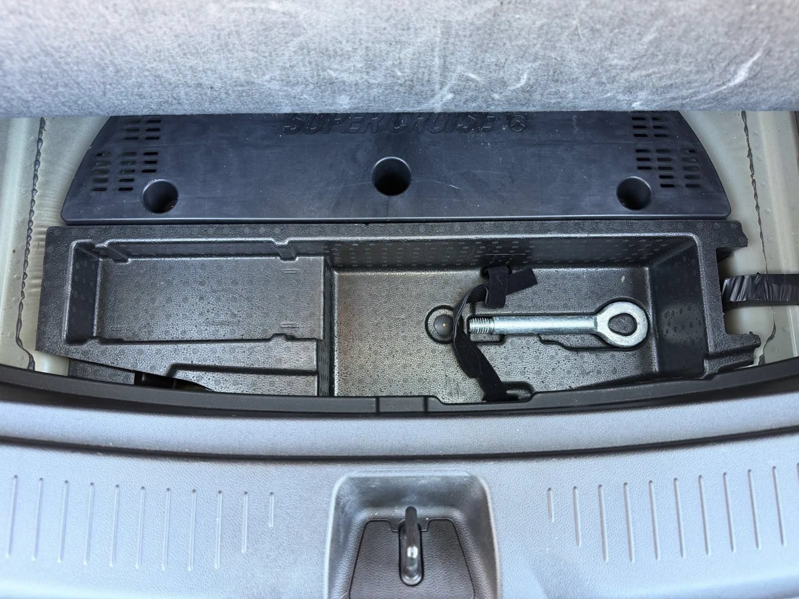 Used 2022 Chevrolet Bolt EUV Premier w/ Launch Edition FWD image 33