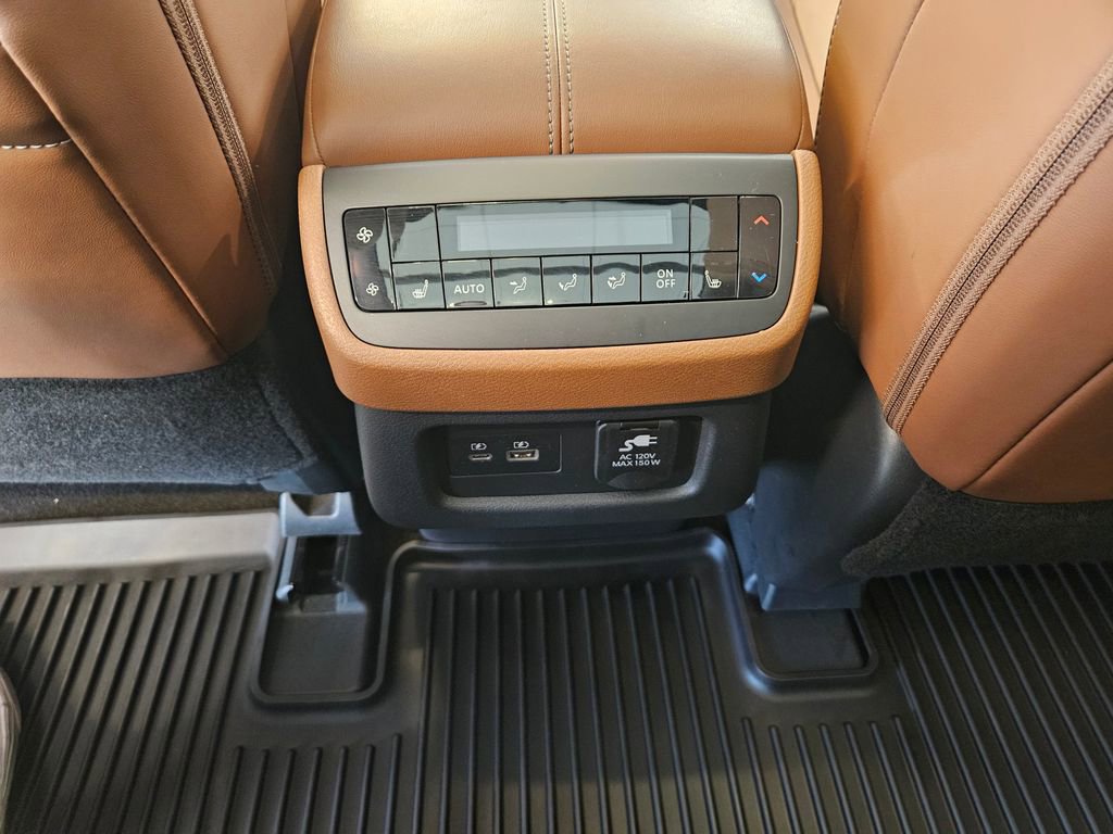 Used 2023 Nissan Pathfinder Platinum w/ Lighting Package (N93) image 22