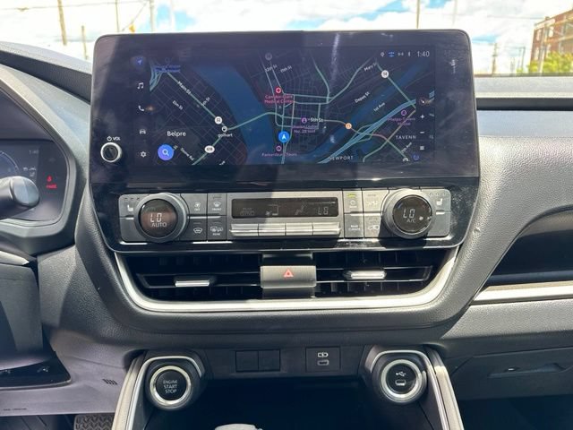 Used 2024 Toyota Grand Highlander AWD image 12