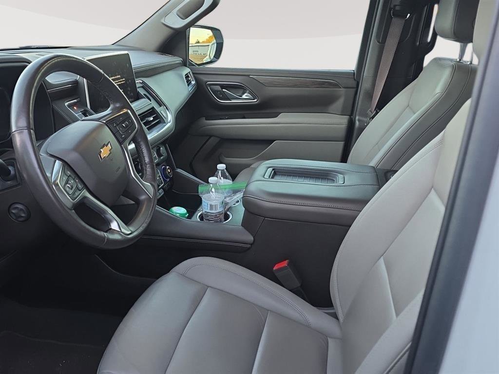 Used 2022 Chevrolet Tahoe LT w/ Luxury Package image 2