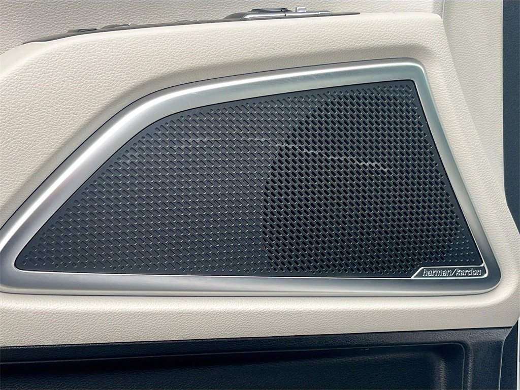 Used 2025 Kia Telluride SX image 19