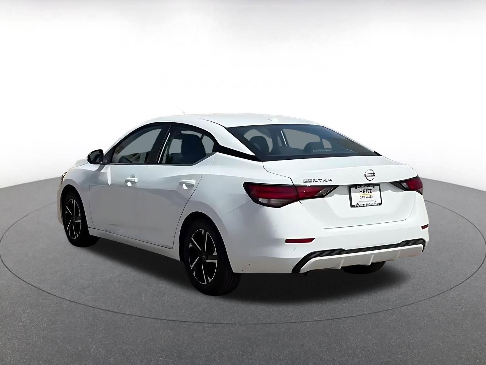 Used 2025 Nissan Sentra SV FWD image 11
