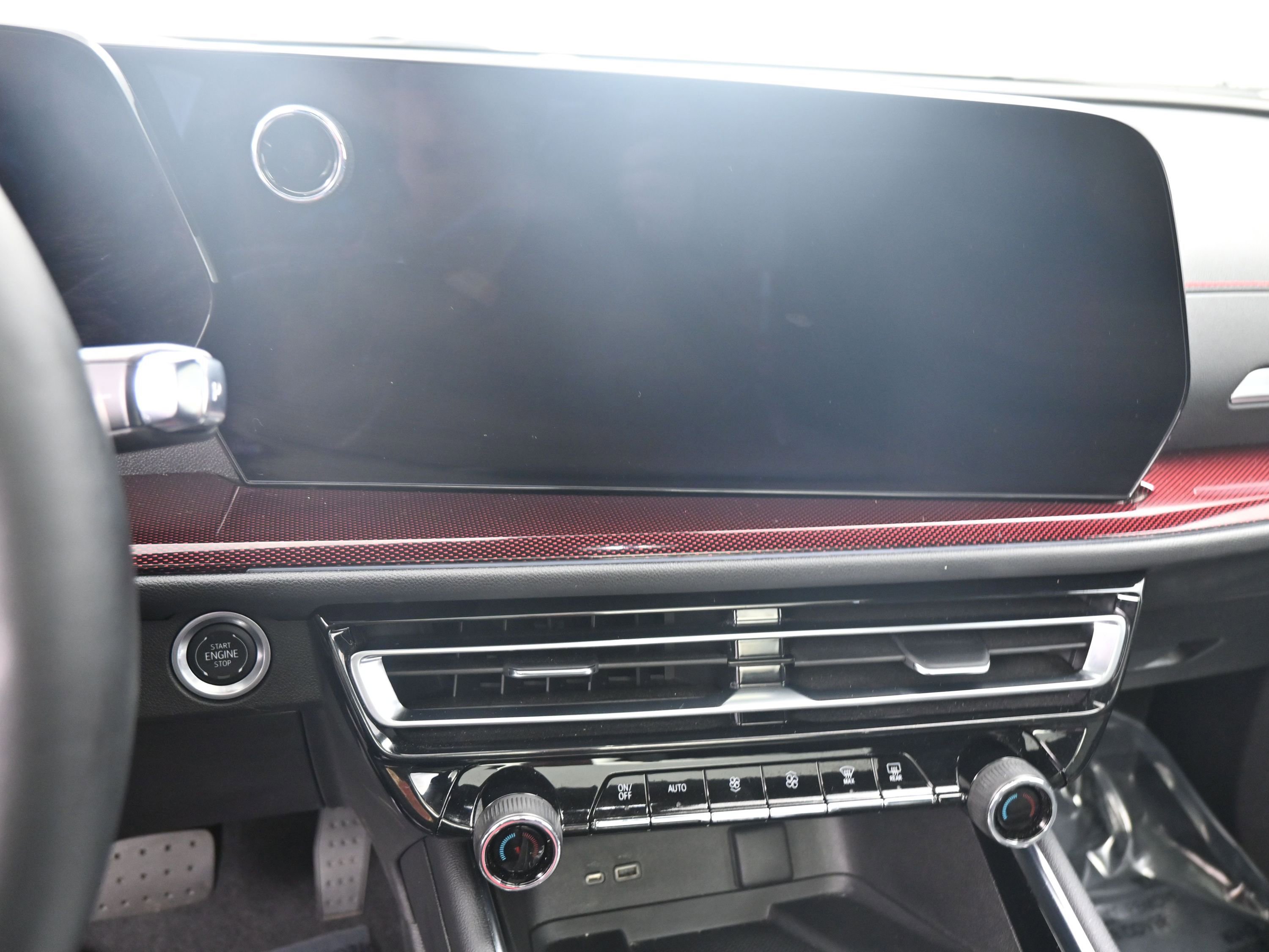 Used 2025 Chevrolet Traverse RS image 16