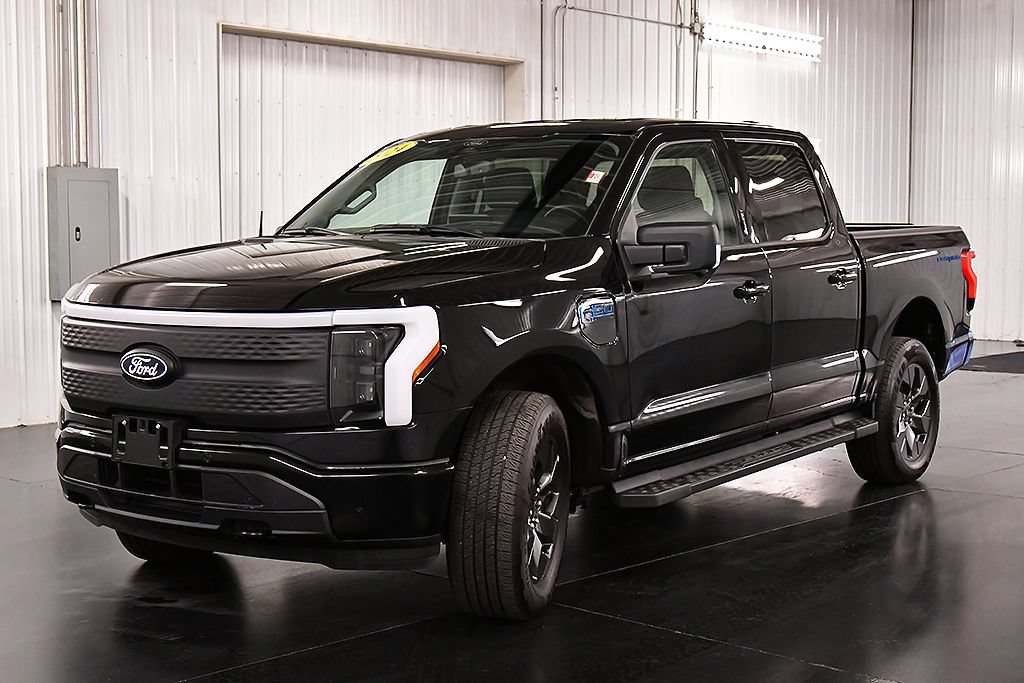 Used 2024 Ford F150 Lightning Flash AWD/4WD image 3