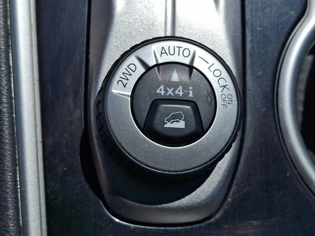 Used 2020 Nissan Pathfinder SV AWD/4WD image 24