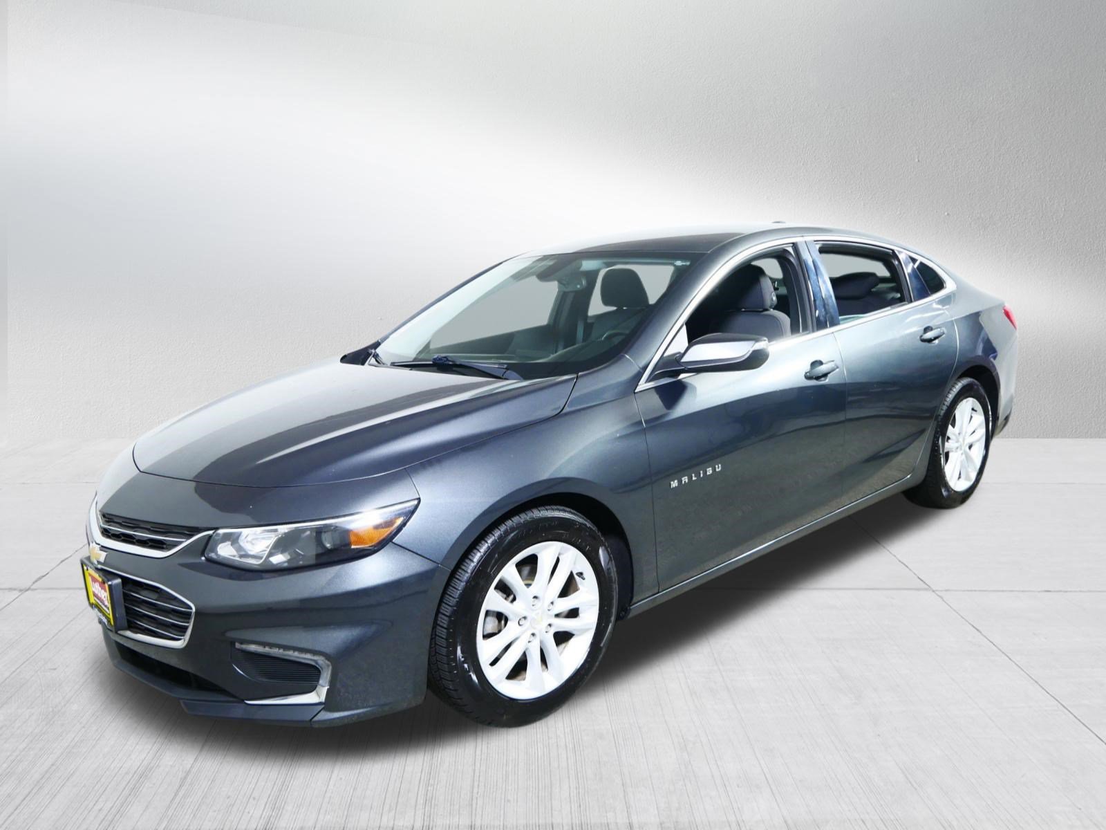 Used 2018 Chevrolet Malibu LT FWD image 3