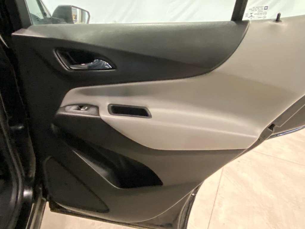 Used 2021 Chevrolet Equinox LS image 26