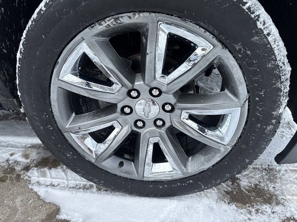Used 2018 Chevrolet Suburban LT image 50